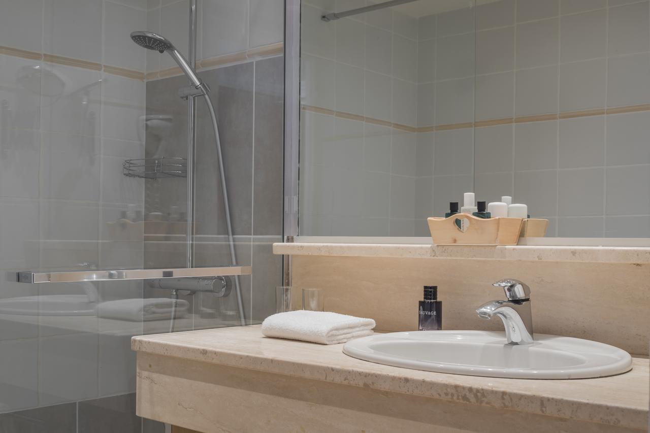 Le Flamboyant Hotel Annecy Ngoại thất bức ảnh